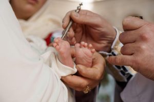 Da li je dozvoljeno prekinuti staro kumstvo? Otac Dušan objasnio kada zapravo smete da promenite kuma