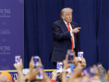 Политико: Трамп именовао 10 бивших личних адвоката на високе функције