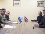 Зеленски са Стармером о трилатералним преговорима